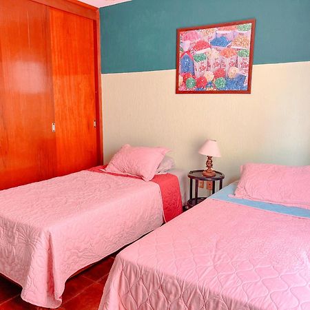 Colorful Family Condo With Terrace And Free Parking Guanajuato Esterno foto